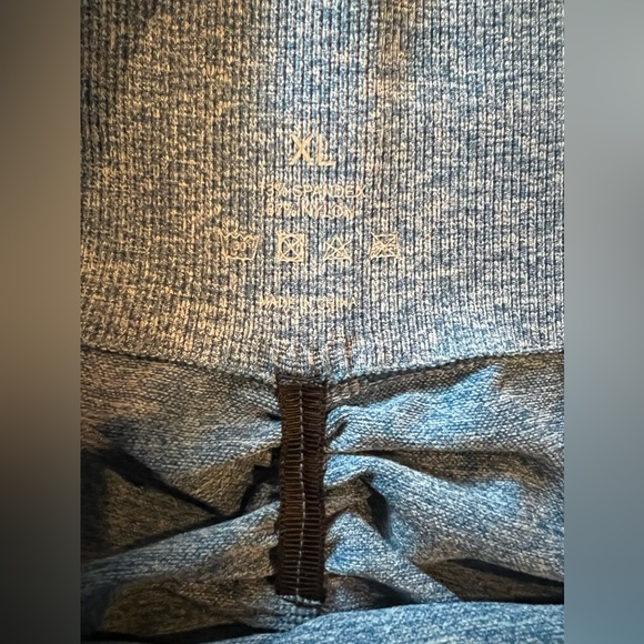 NVGTN XL Scrunch Bottom Blue Athletic Shorts - Picture 8 of 8